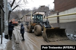 Төтенше оқиға болған жерде құтқарушылар жұмыс істеп жатыр. Алматы, 8 ақпан, 2024 жыл